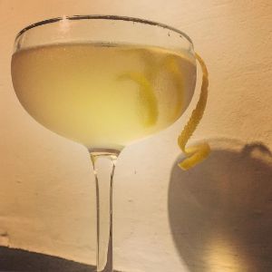 An image of the La Perla cocktail submitted by n0tquitethere that contains Reposado Tequila, Manzanilla Sherry, Pear Brandy and Lemon