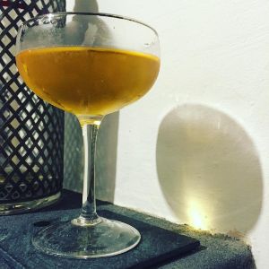 An image of the Royalist cocktail submitted by n0tquitethere that contains Dry Vermouth, Bourbon, Benedictine DOM and Peach Bitters